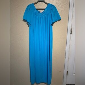 Vintage Shadowline Nightgown Size Large Blue‎ Embroidery